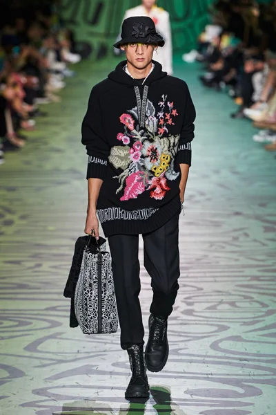 Look 48